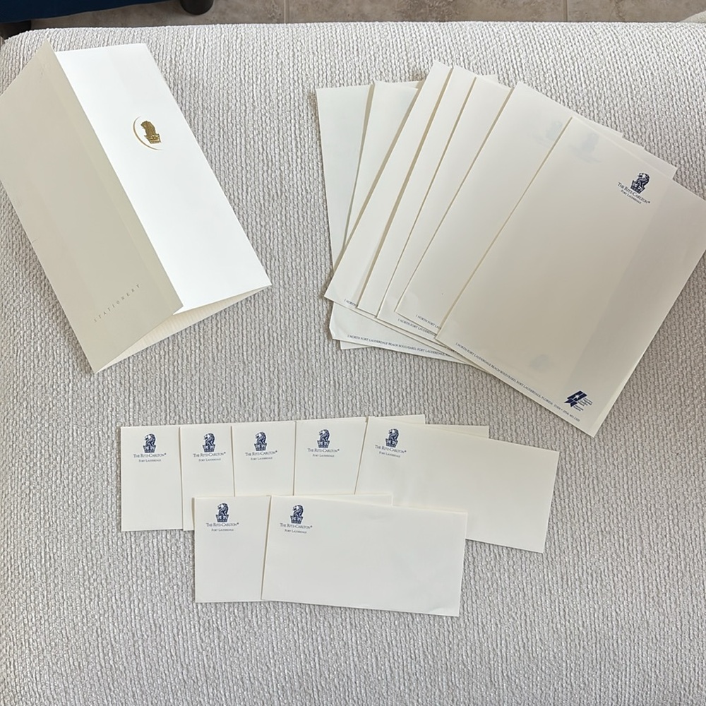 Ritz Carlton Fort Lauderdale beach stationery set note paper (7), envelopes (7)